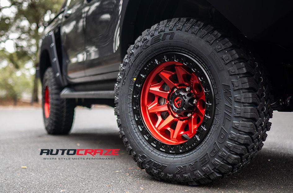 TOYOTA HILUX N80 4WD COVERT CANDY RED BLACK LIP